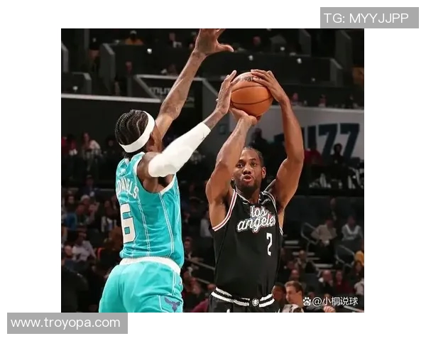 猛龙主场遭遇爵士逆转,莱昂纳德准绝杀三分无效 猛龙主场遭遇爵士逆转,莱昂纳德准绝杀三分无效